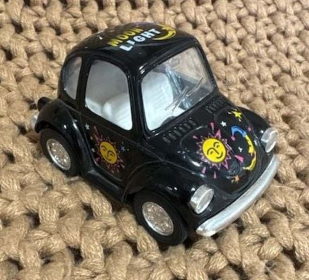 KinSmart Volkswagen VW Beetle Toy Car Black Moon Light Sun Stars Pull Back